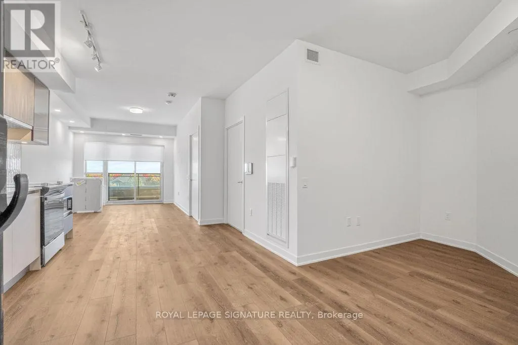 316 - 395 DUNDAS STREET W