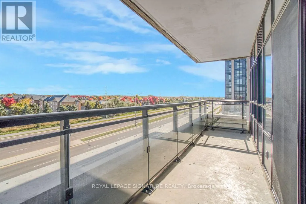 316 - 395 DUNDAS STREET W