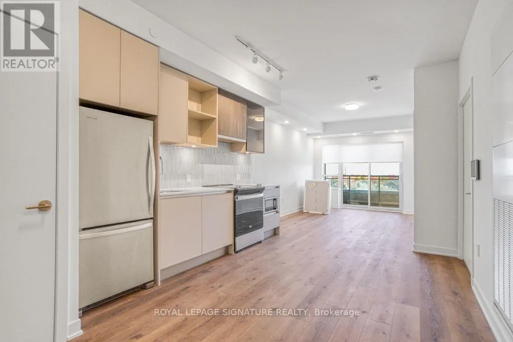 316 - 395 DUNDAS STREET W