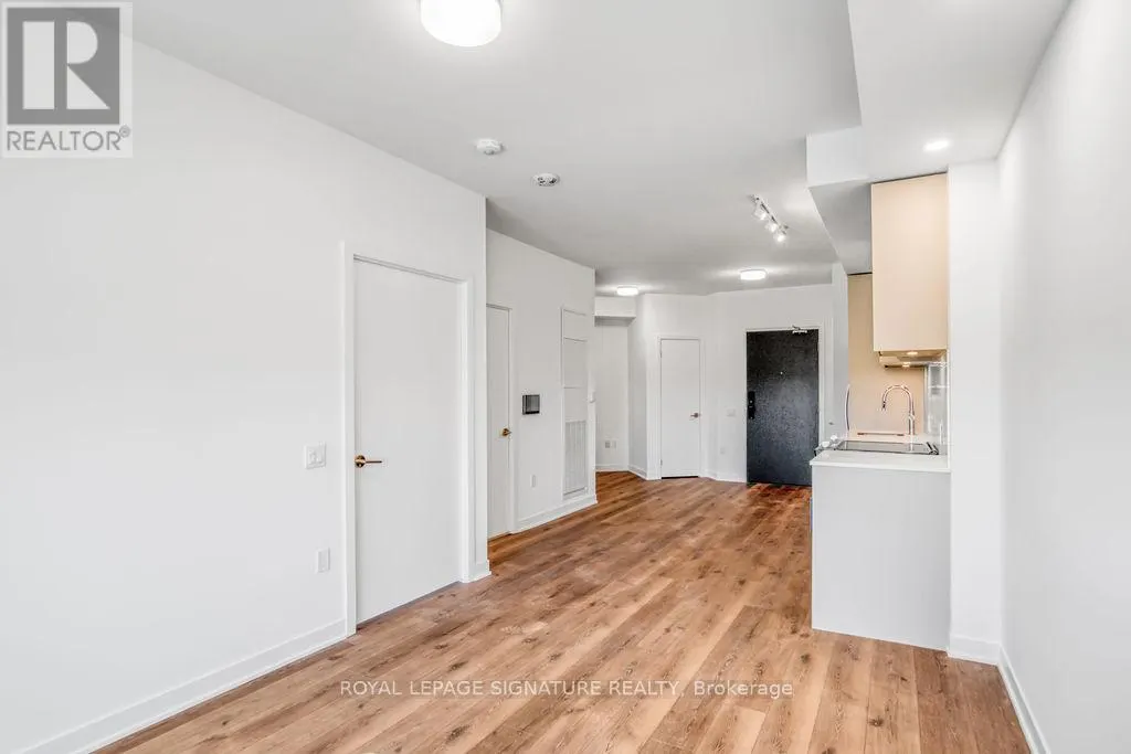316 - 395 DUNDAS STREET W