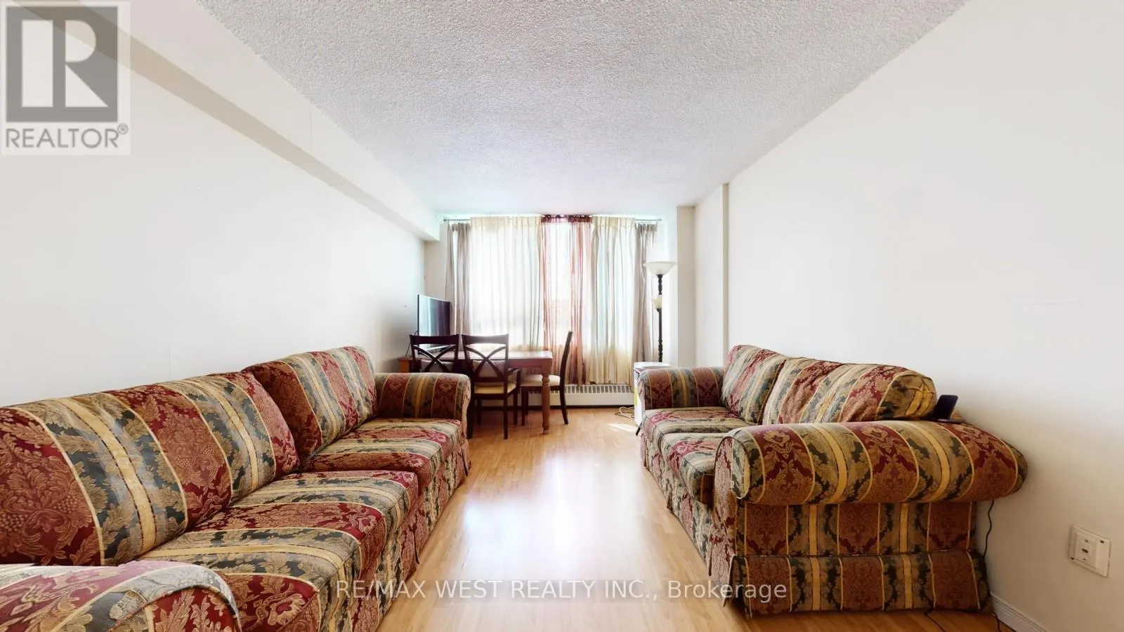210 - 940 CALEDONIA ROAD