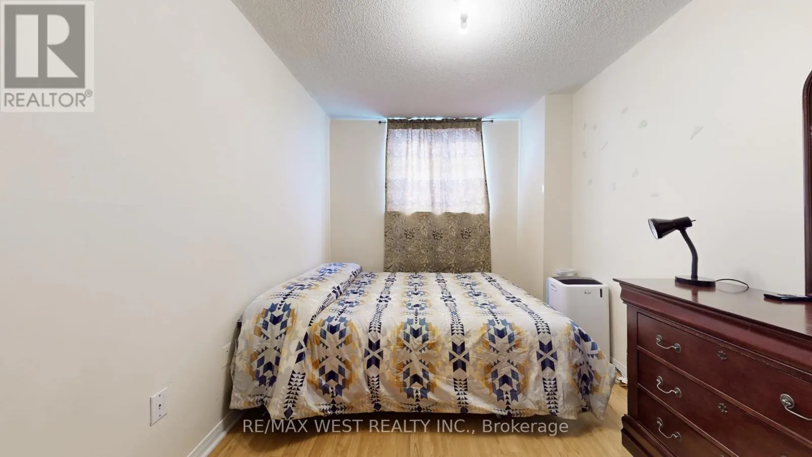 210 - 940 CALEDONIA ROAD