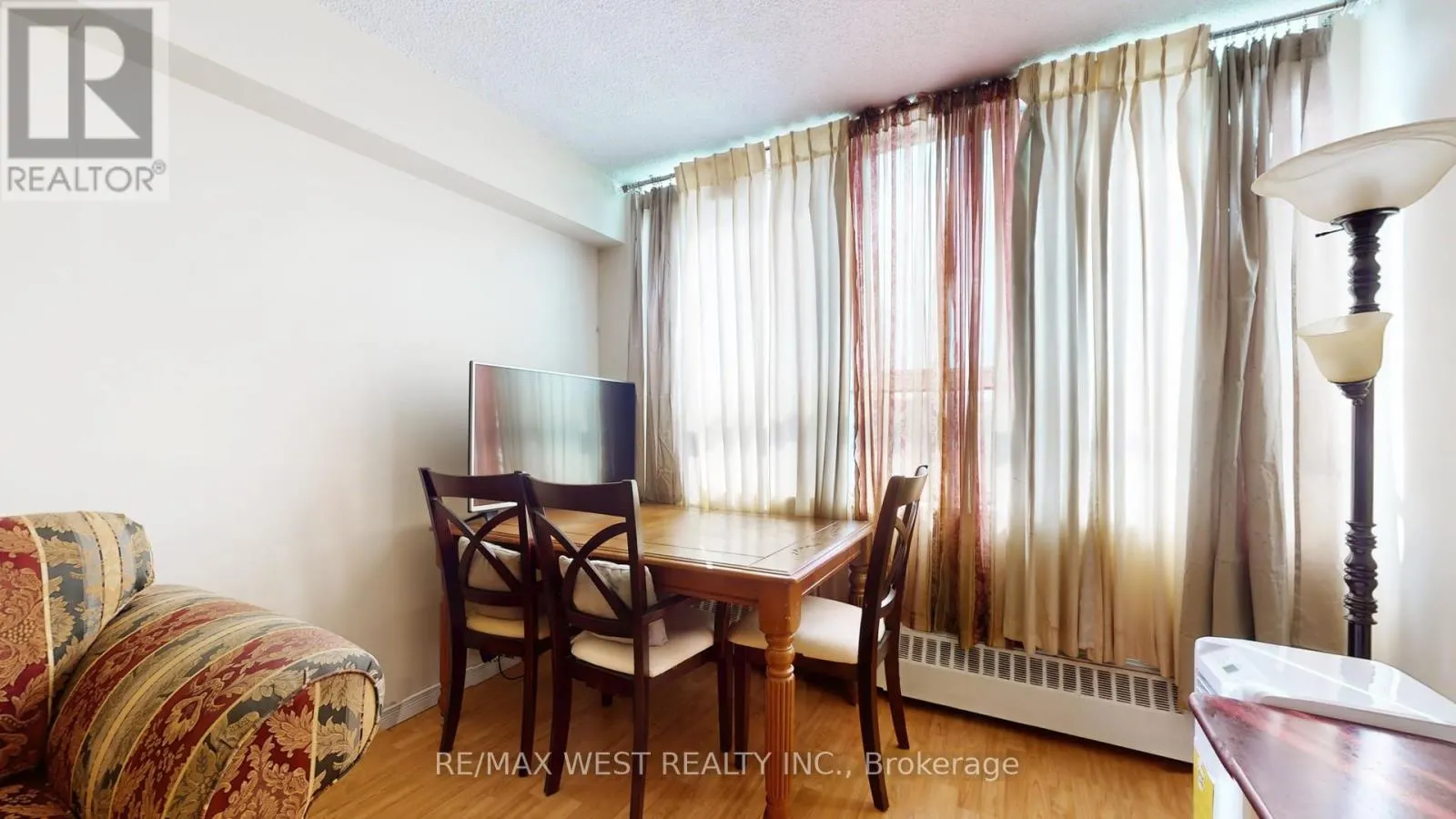 210 - 940 CALEDONIA ROAD