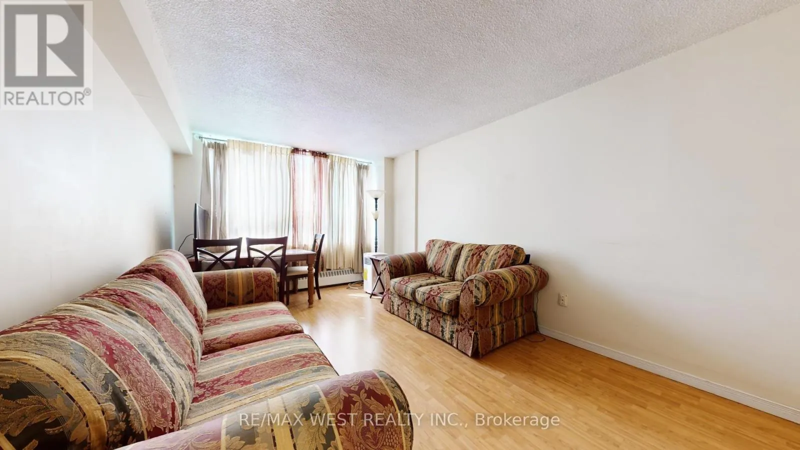 210 - 940 CALEDONIA ROAD