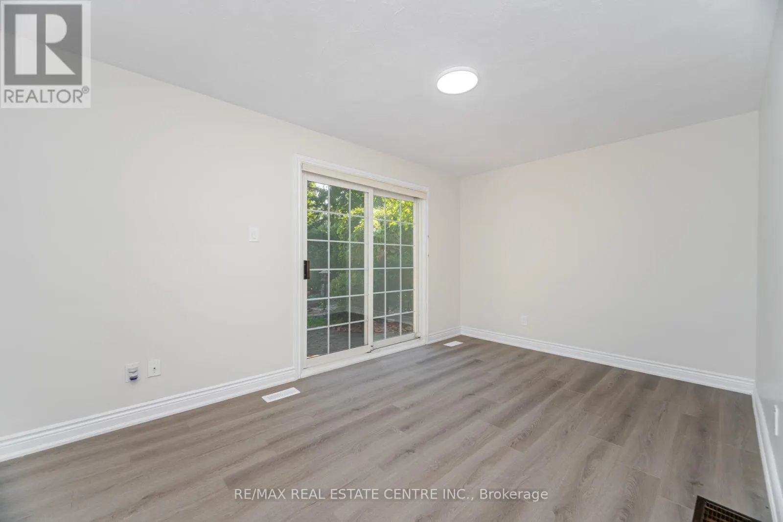 525 SWANN DRIVE