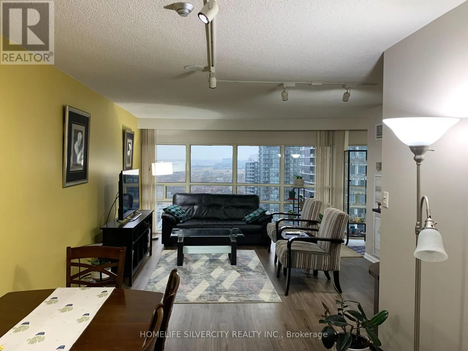 2201 - 50 EGLINTON AVENUE W