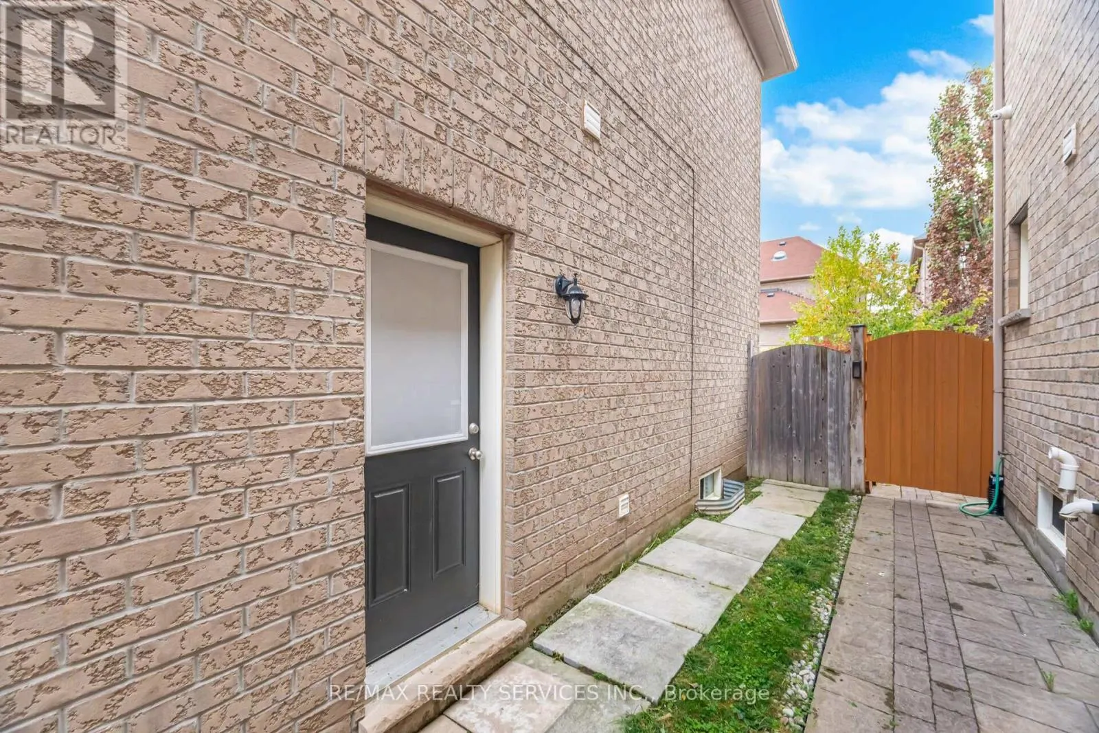 6 BEACON HILL DRIVE