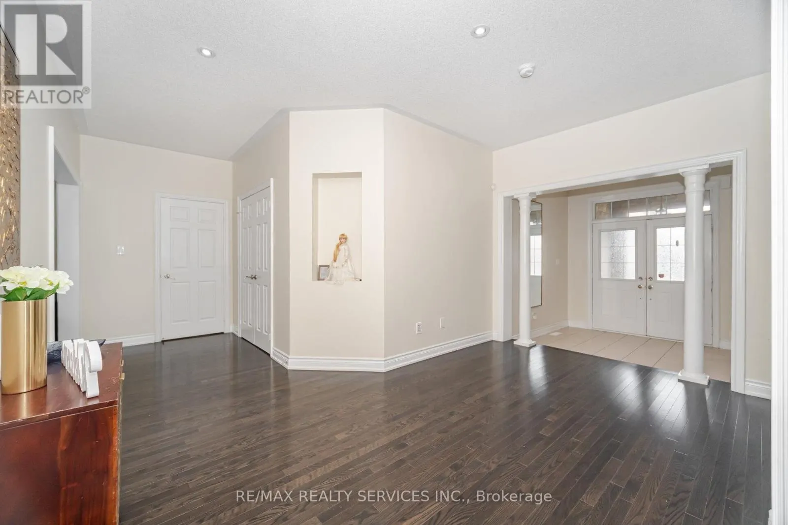 6 BEACON HILL DRIVE