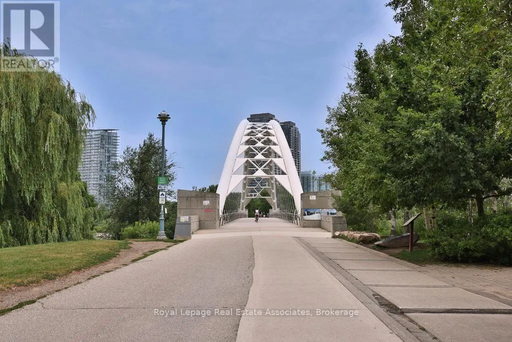 1514 - 2083 LAKE SHORE BOULEVARD W