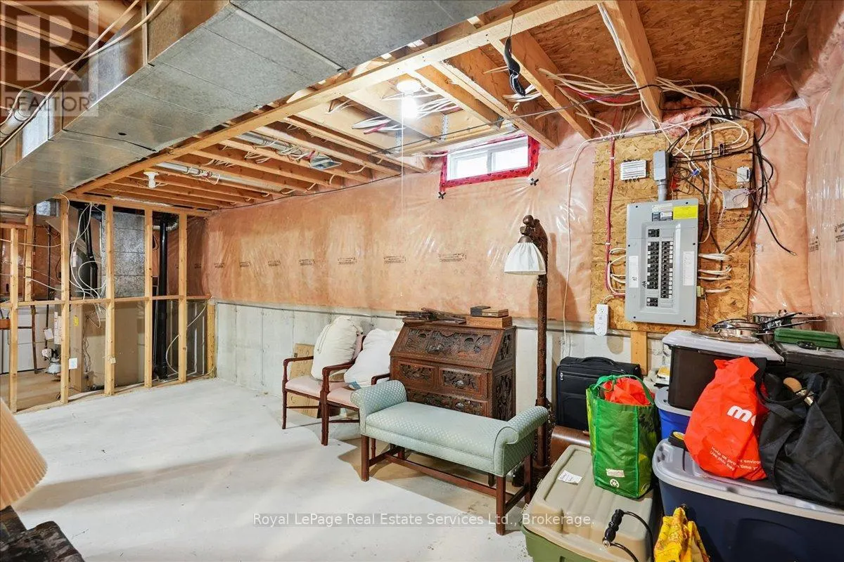 2476 BRACKEN DRIVE