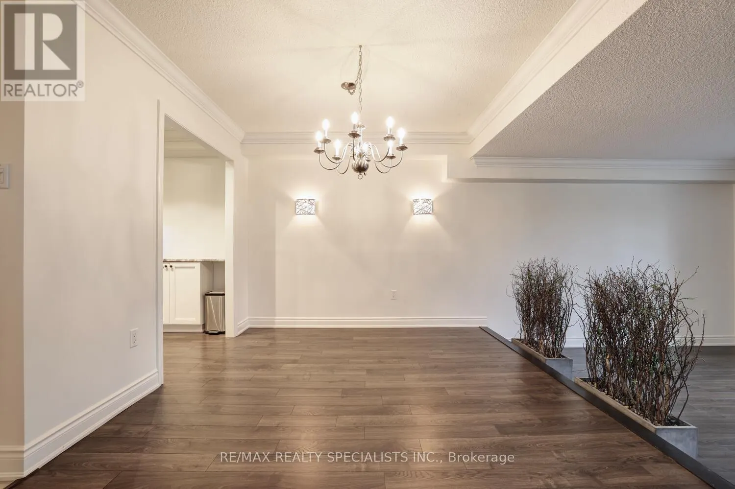 203 - 965 INVERHOUSE DRIVE