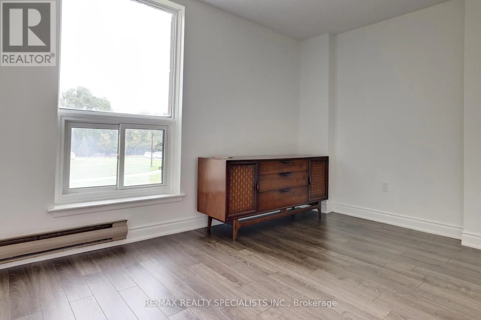 203 - 965 INVERHOUSE DRIVE