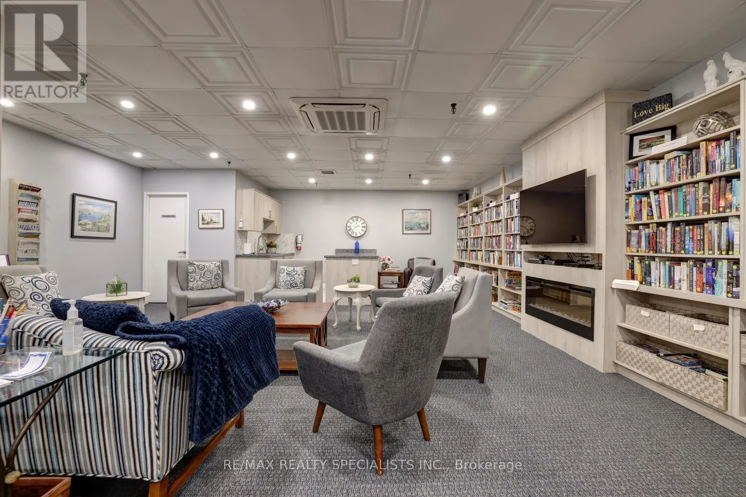 203 - 965 INVERHOUSE DRIVE