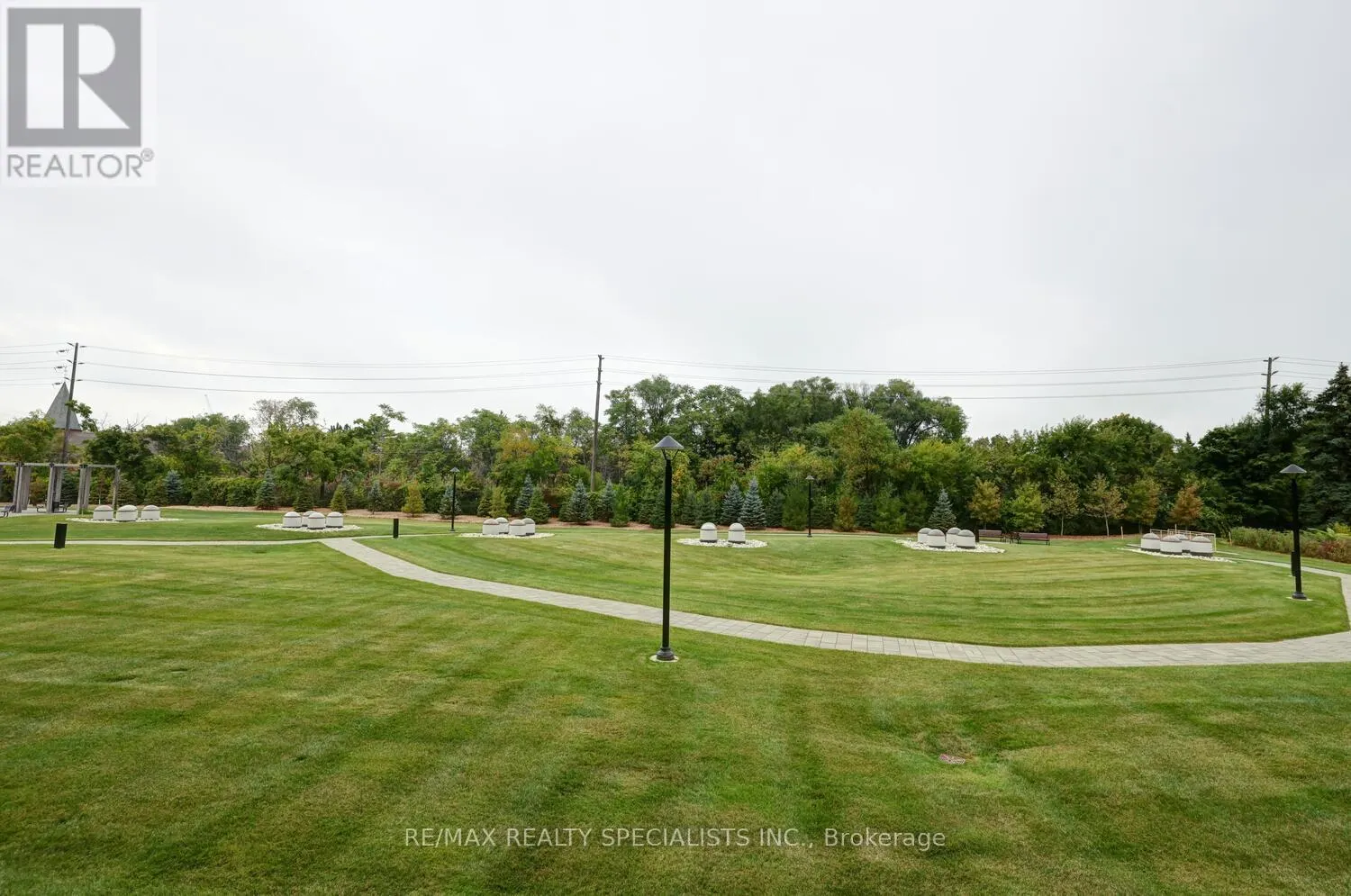203 - 965 INVERHOUSE DRIVE