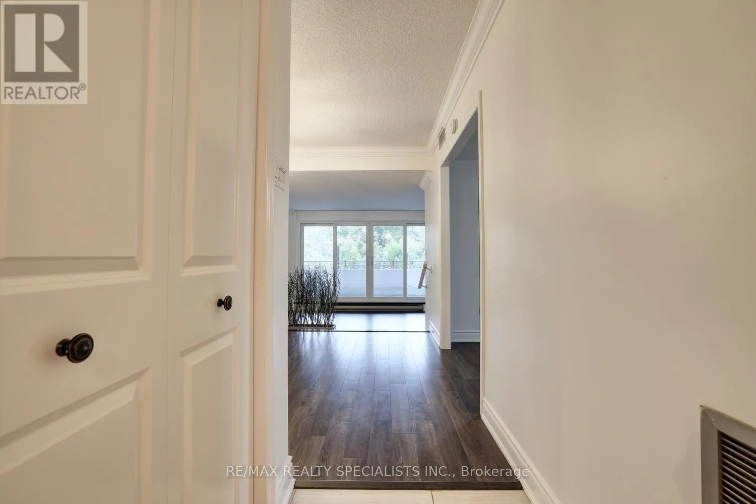 203 - 965 INVERHOUSE DRIVE