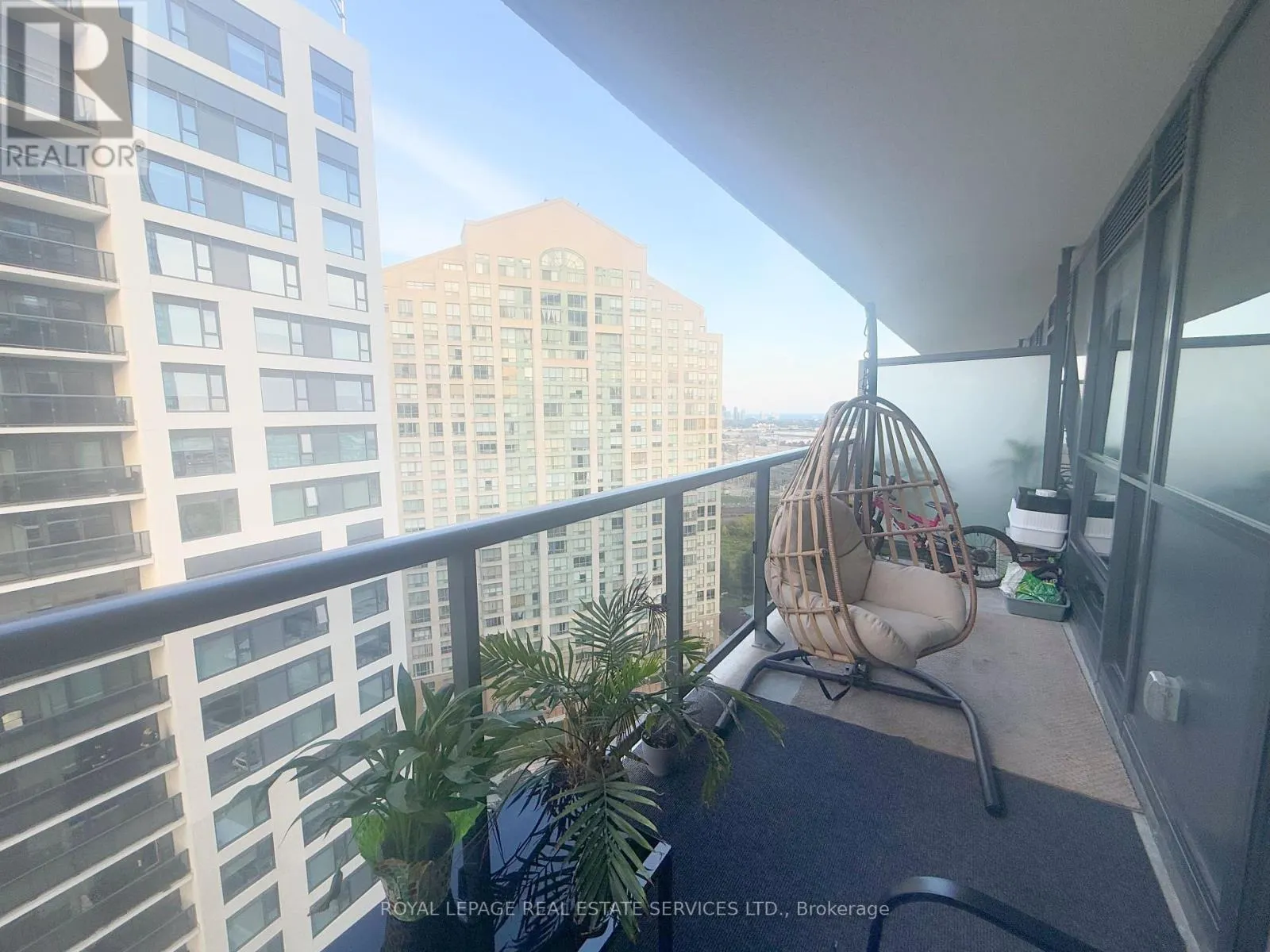1506 - 30 SAMUEL WOOD WAY