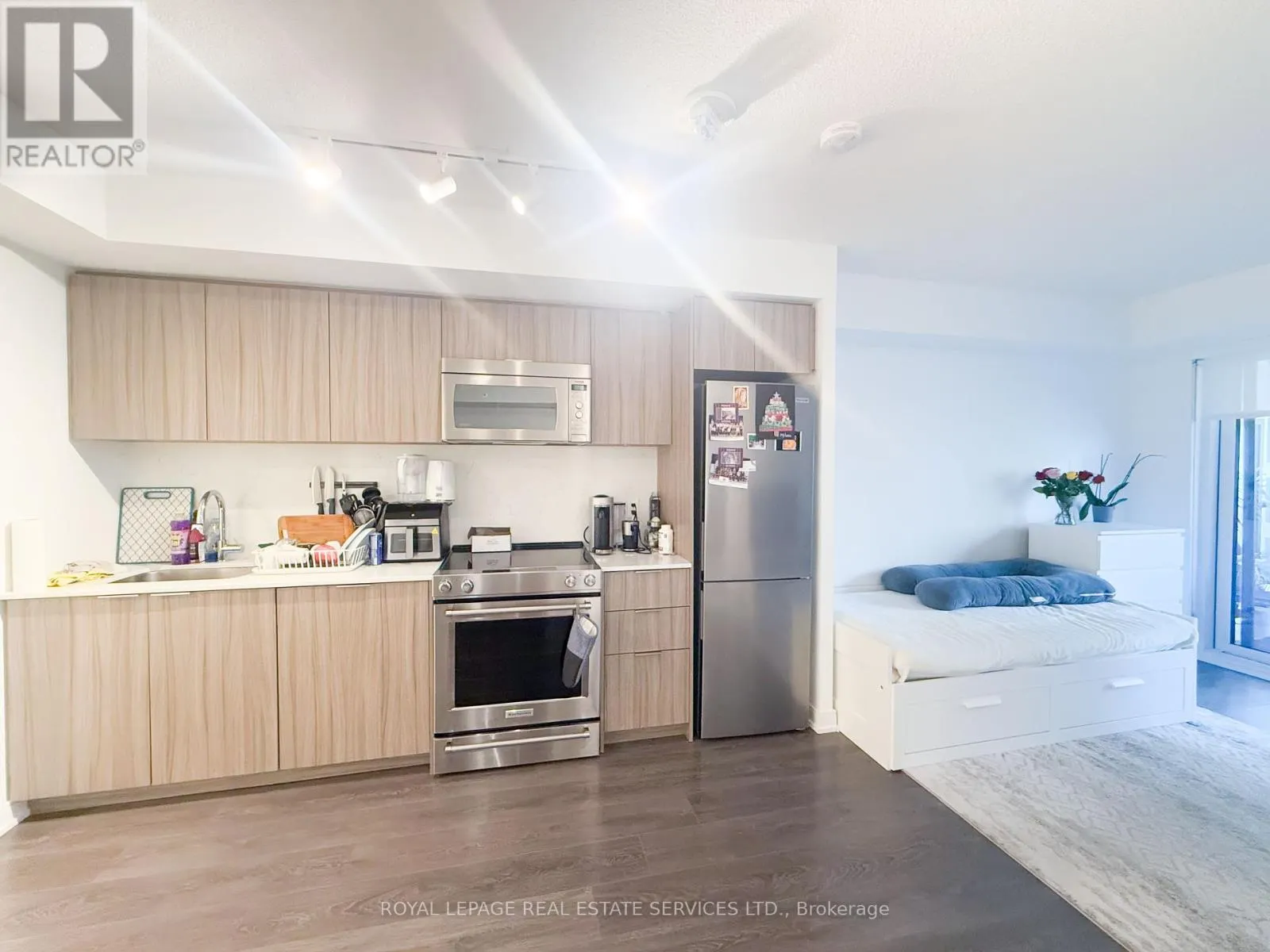 1506 - 30 SAMUEL WOOD WAY