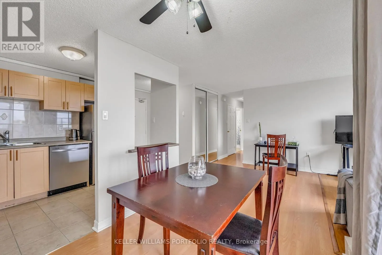 901 - 2900 BATTLEFORD ROAD