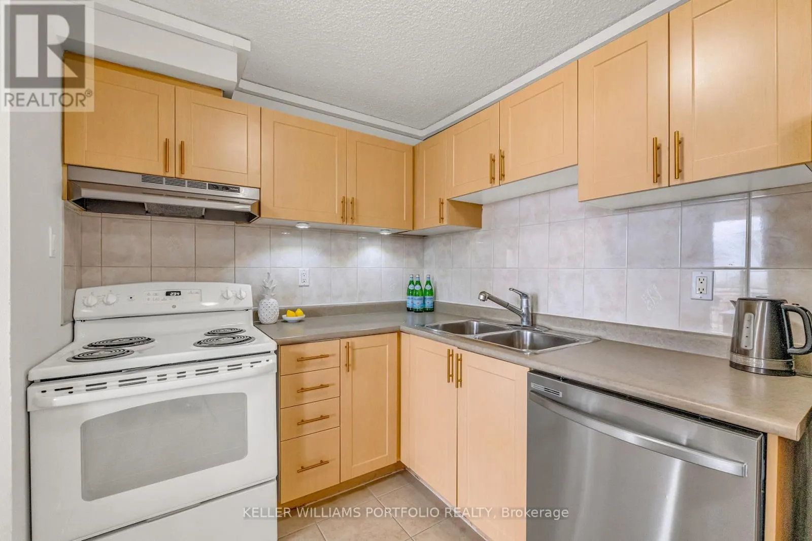 901 - 2900 BATTLEFORD ROAD