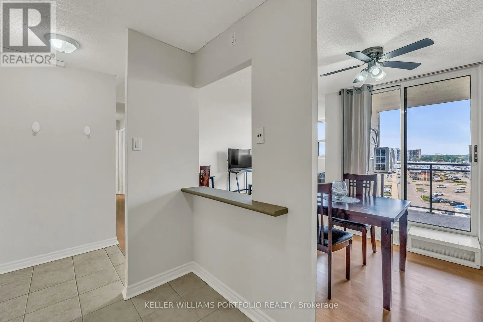 901 - 2900 BATTLEFORD ROAD