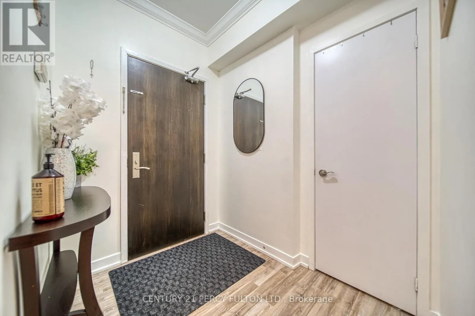 902 - 840 QUEENS PLATE DRIVE