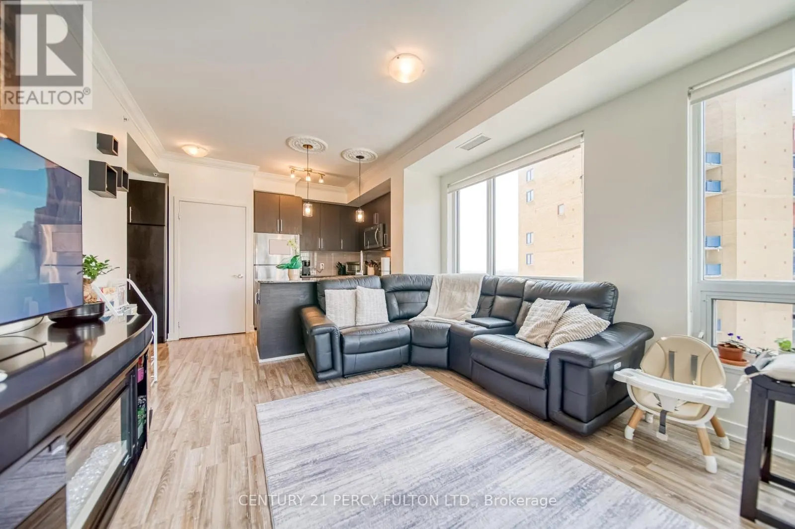 902 - 840 QUEENS PLATE DRIVE