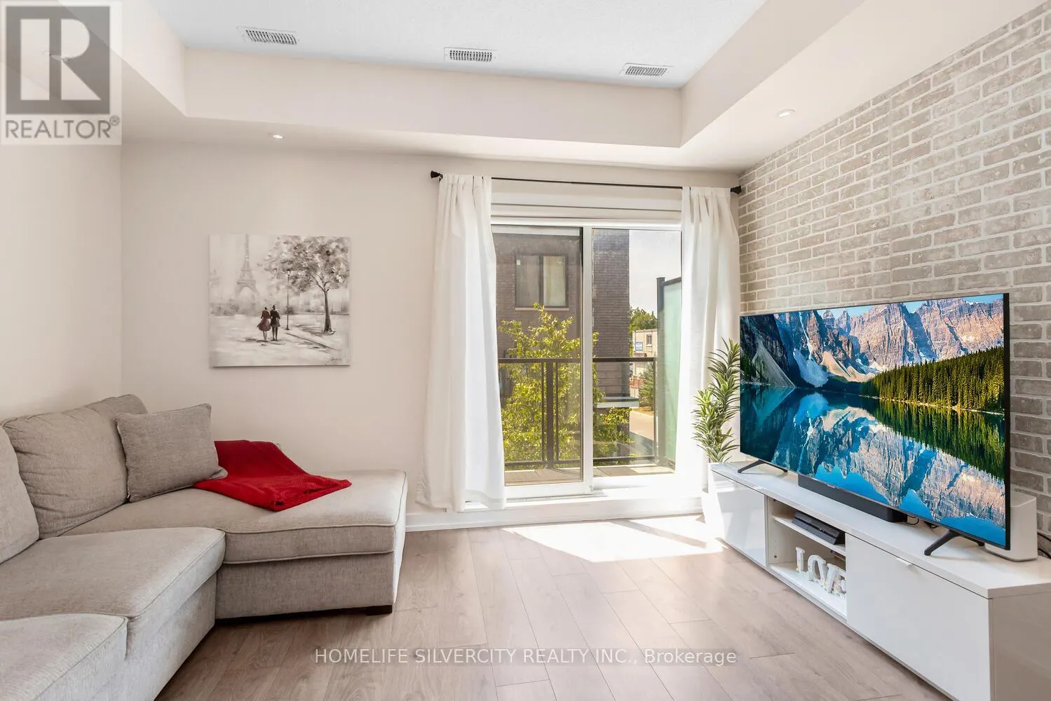 15 - 2063 WESTON ROAD