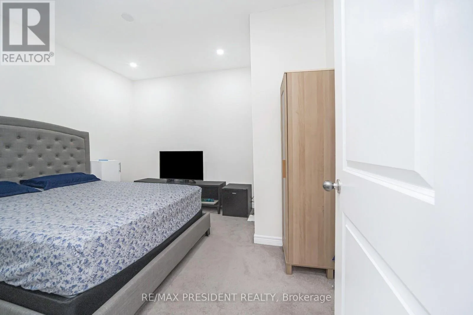 25 ADVENTURA ROAD