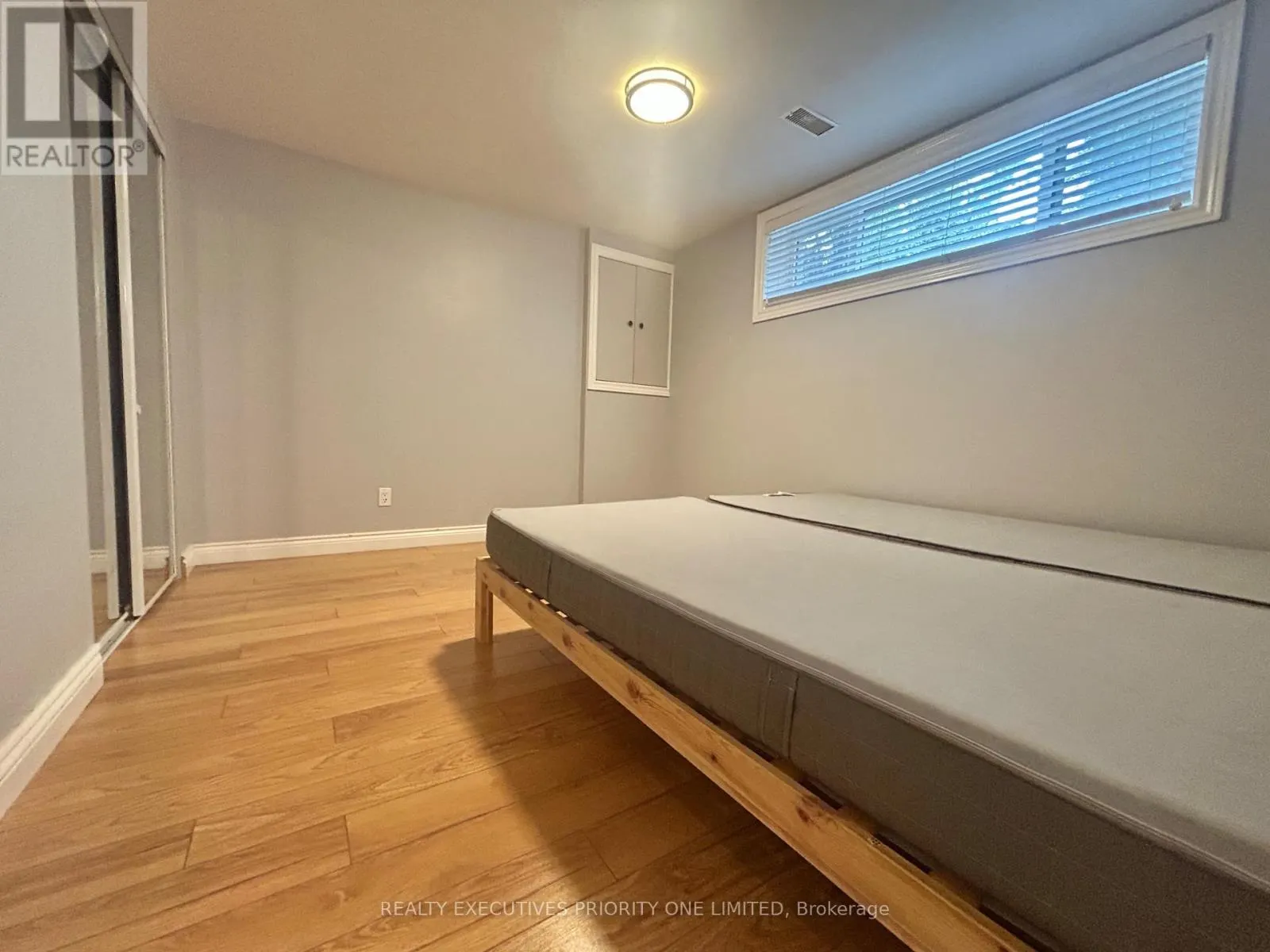 2486 EDENHURST DRIVE