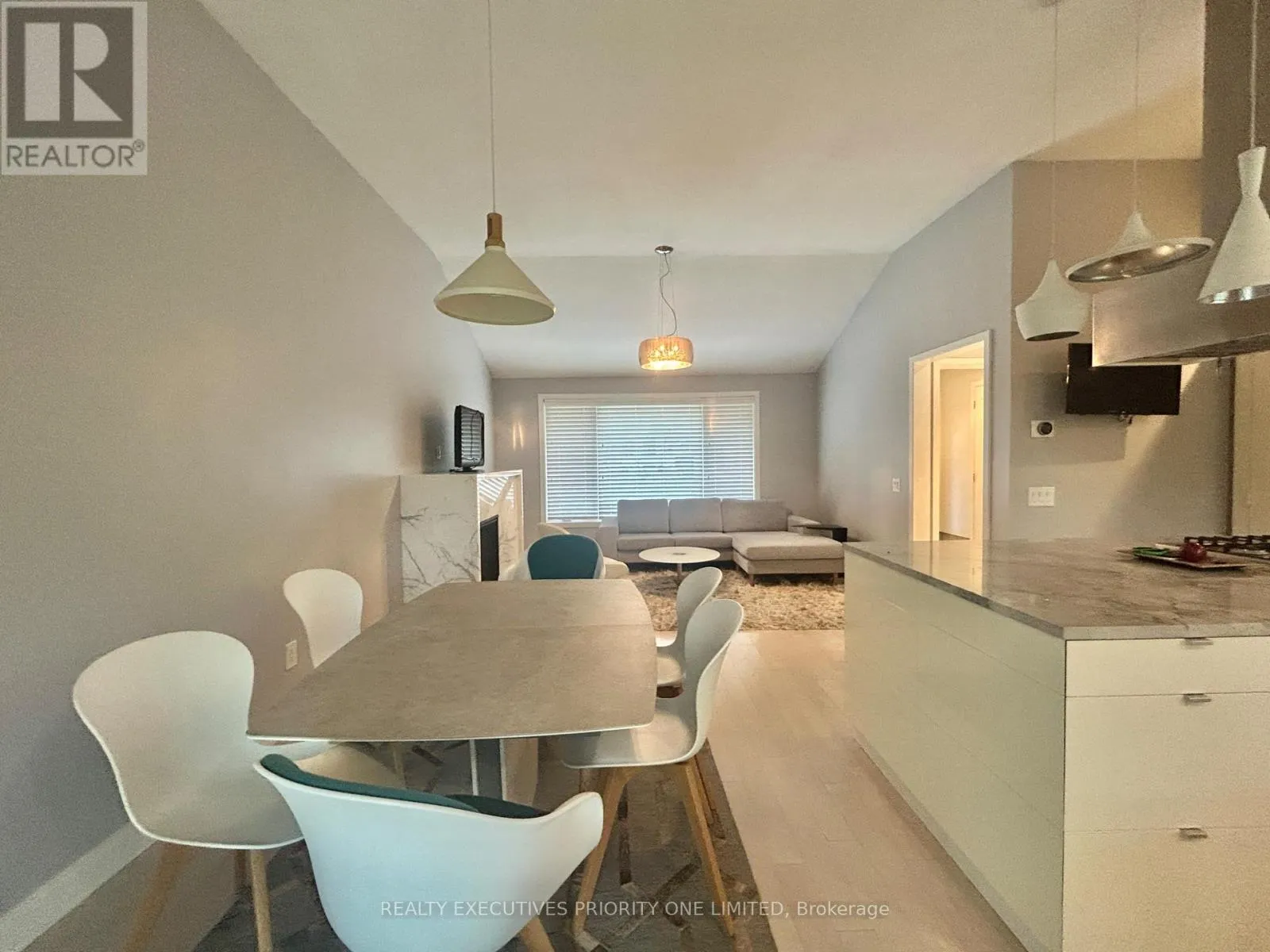 2486 EDENHURST DRIVE
