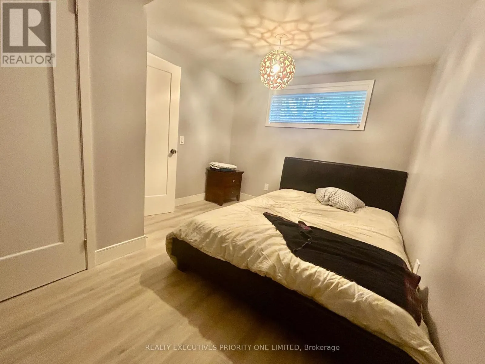 2486 EDENHURST DRIVE
