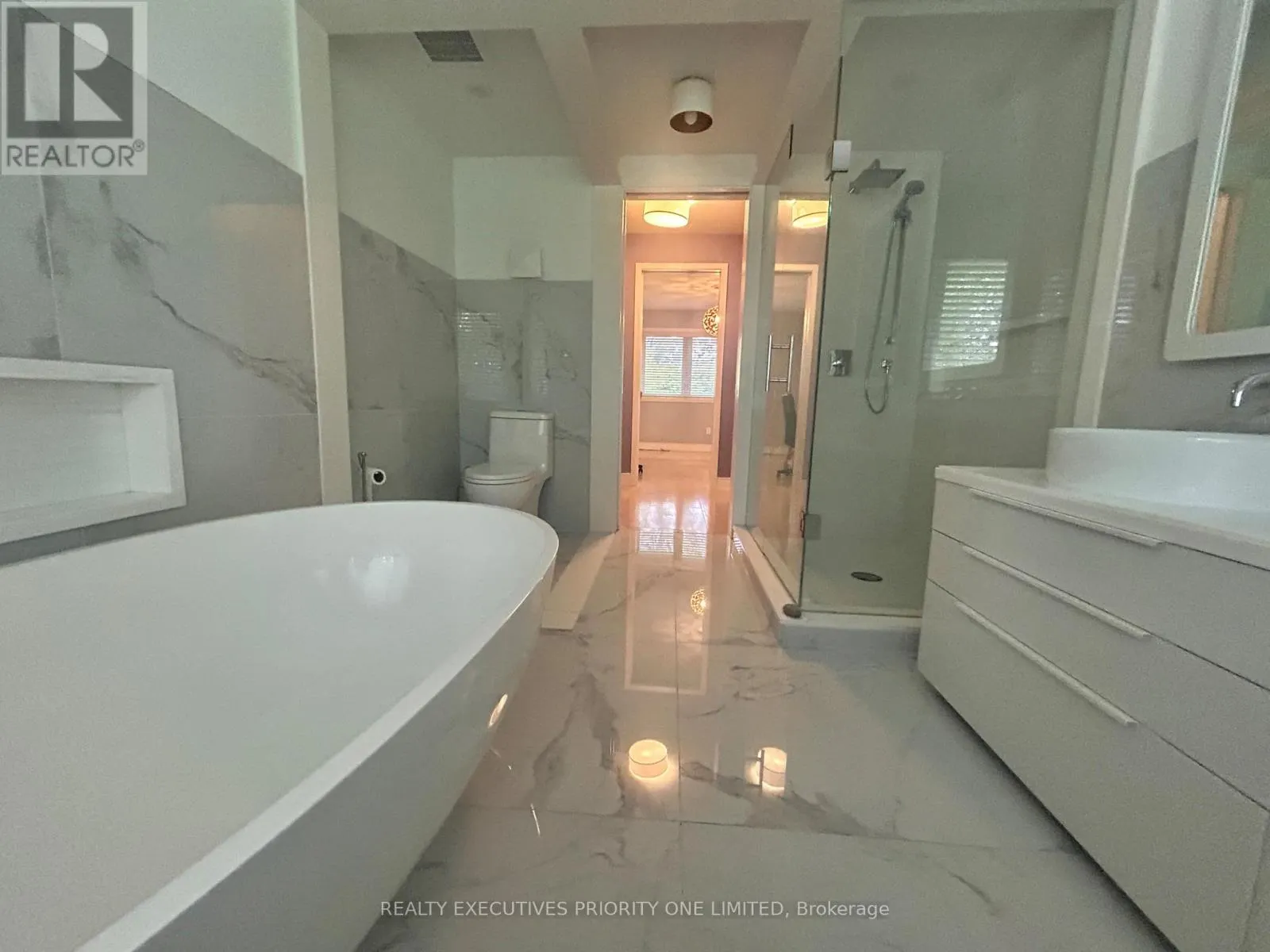 2486 EDENHURST DRIVE