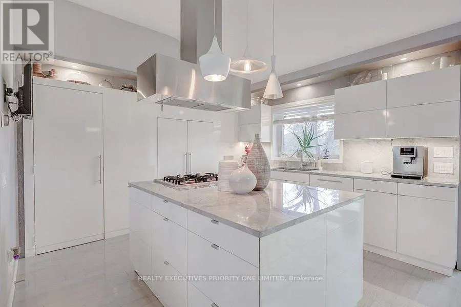 2486 EDENHURST DRIVE