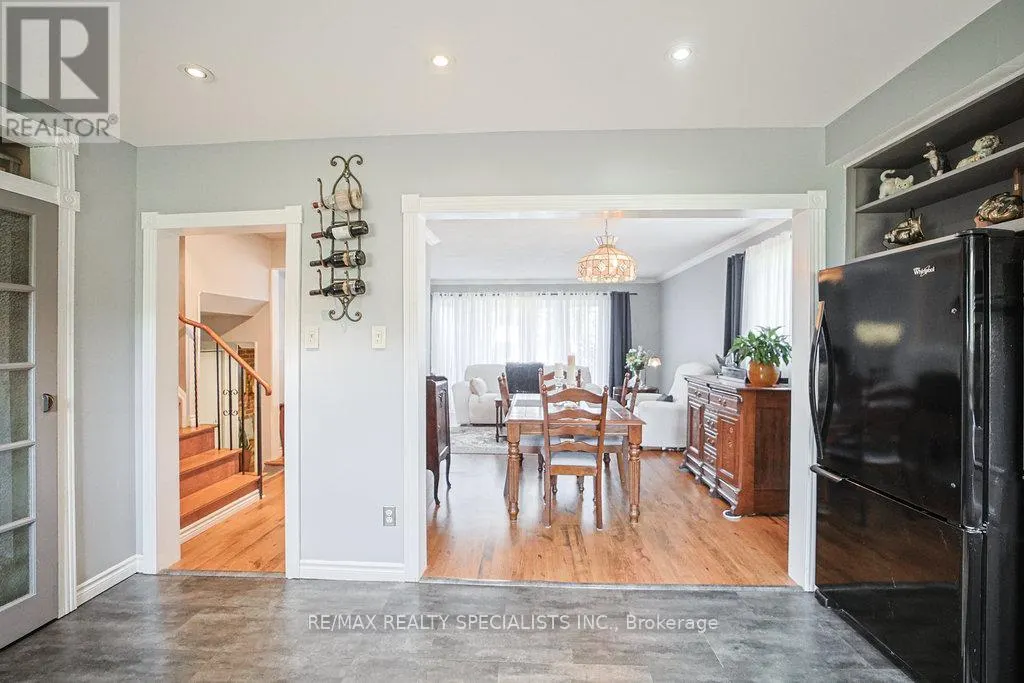 28 BROMLEY CRESCENT