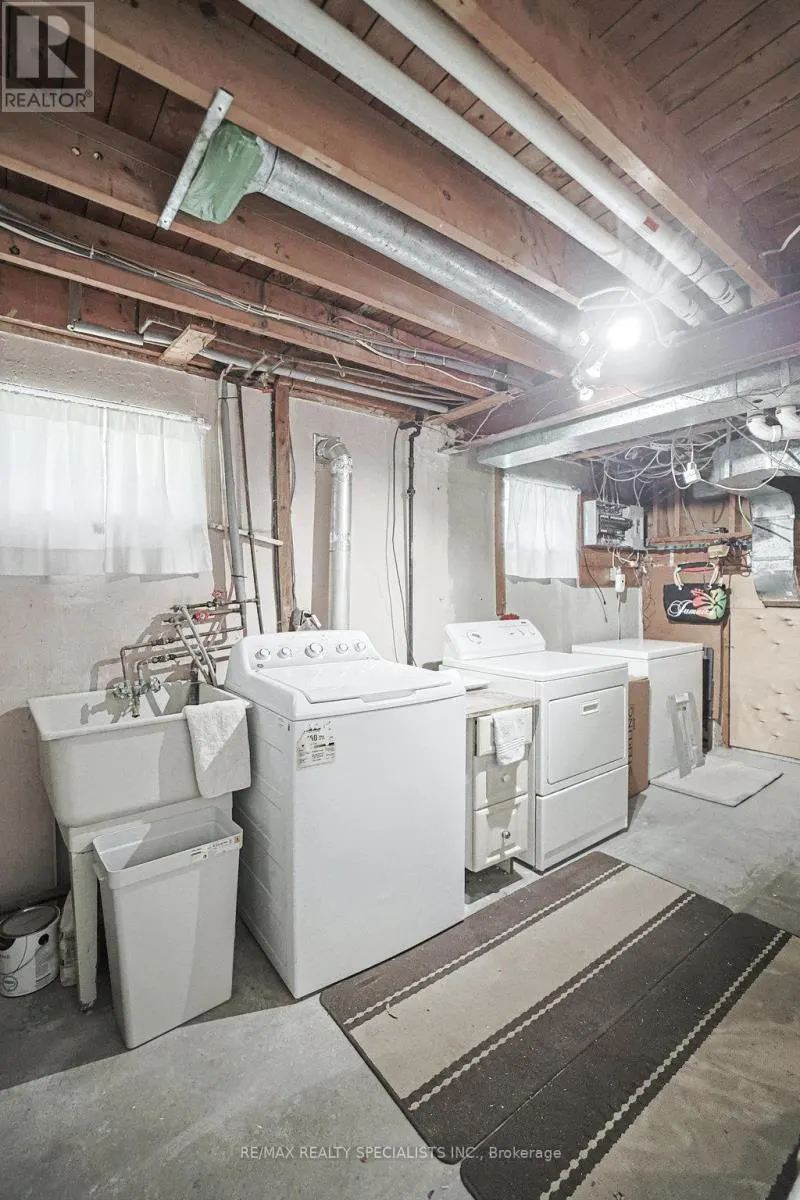 28 BROMLEY CRESCENT