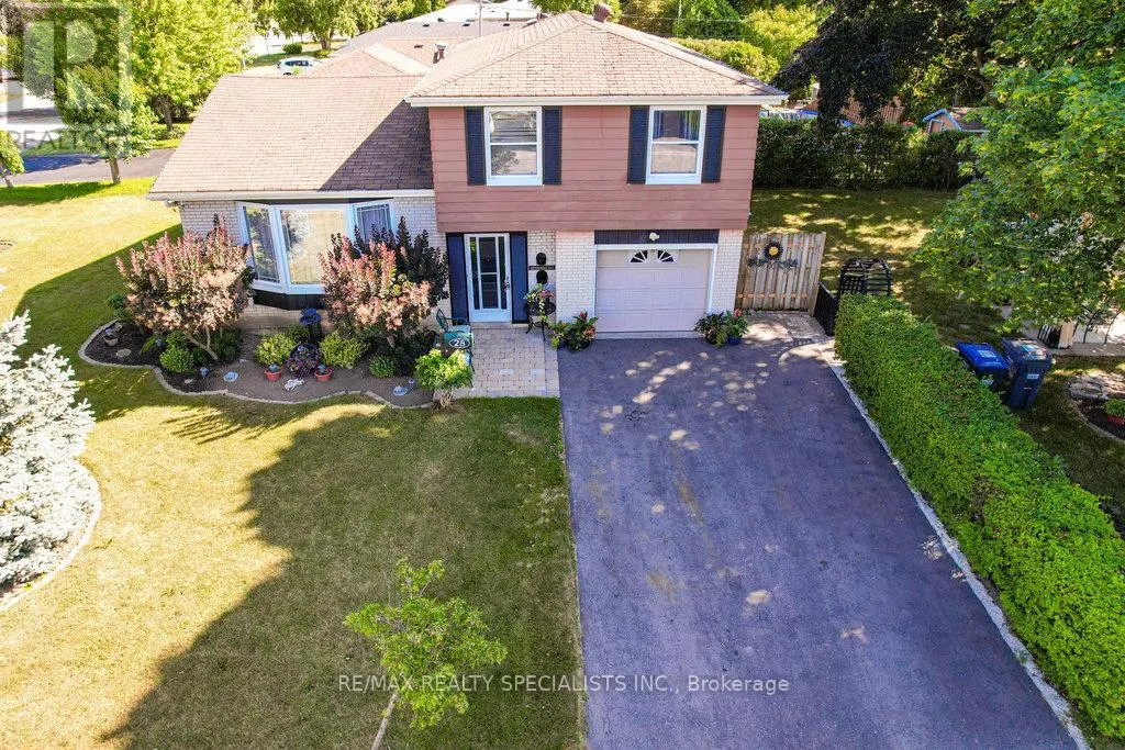 28 BROMLEY CRESCENT