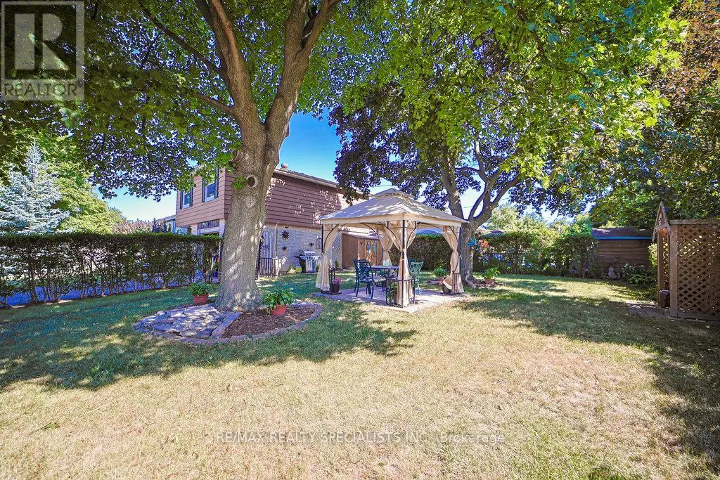 28 BROMLEY CRESCENT