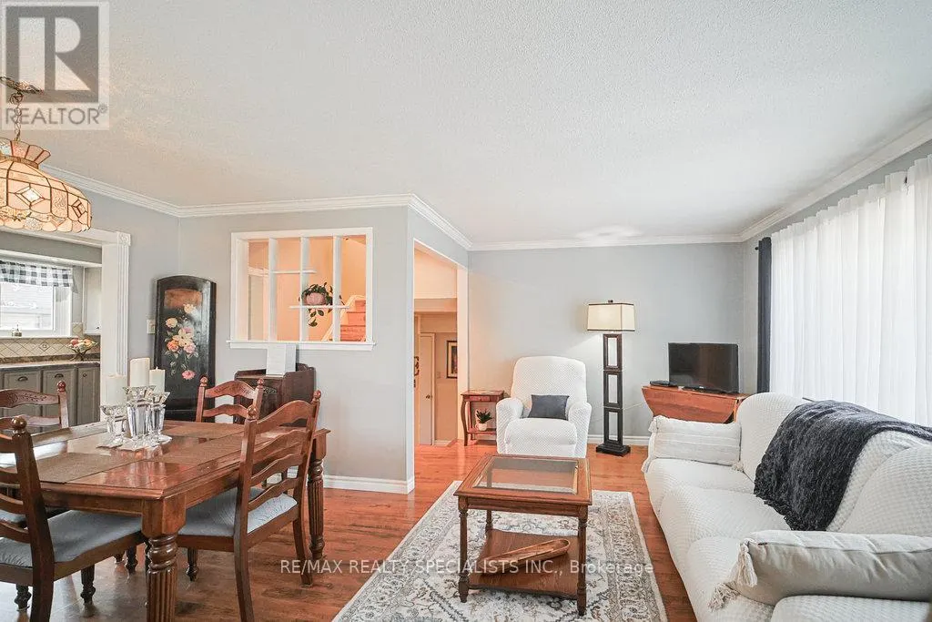 28 BROMLEY CRESCENT