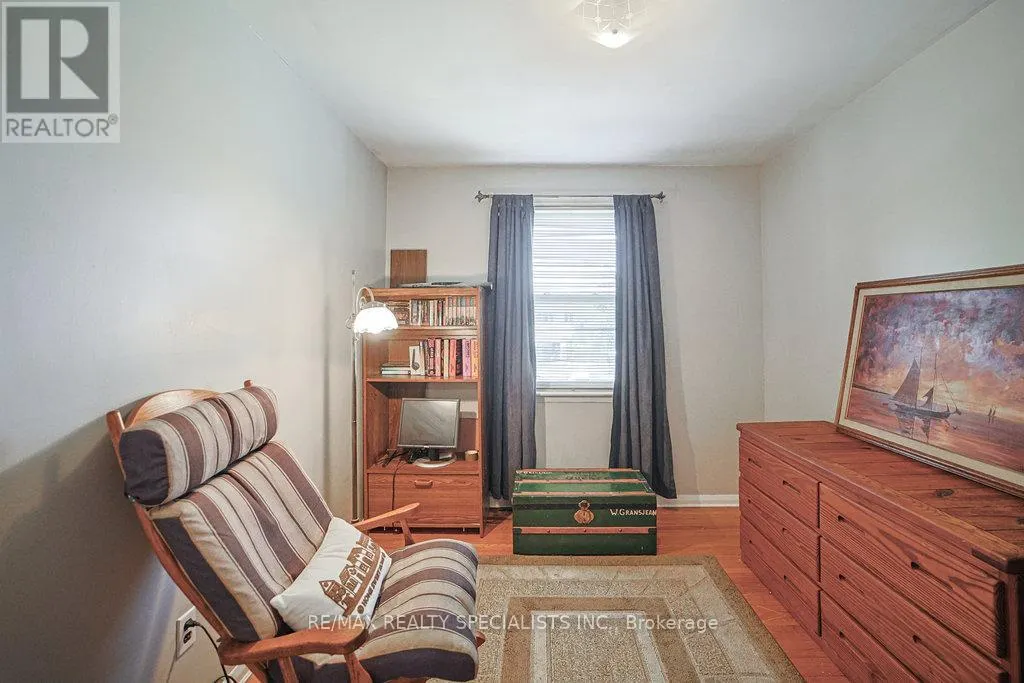 28 BROMLEY CRESCENT