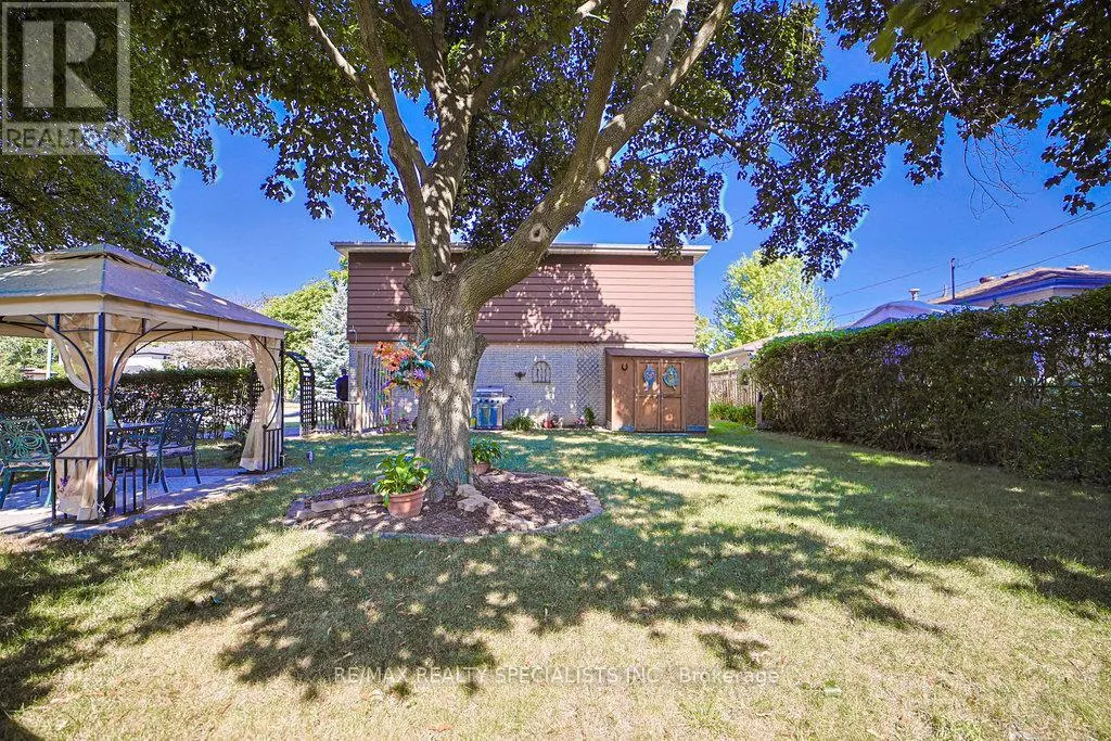28 BROMLEY CRESCENT