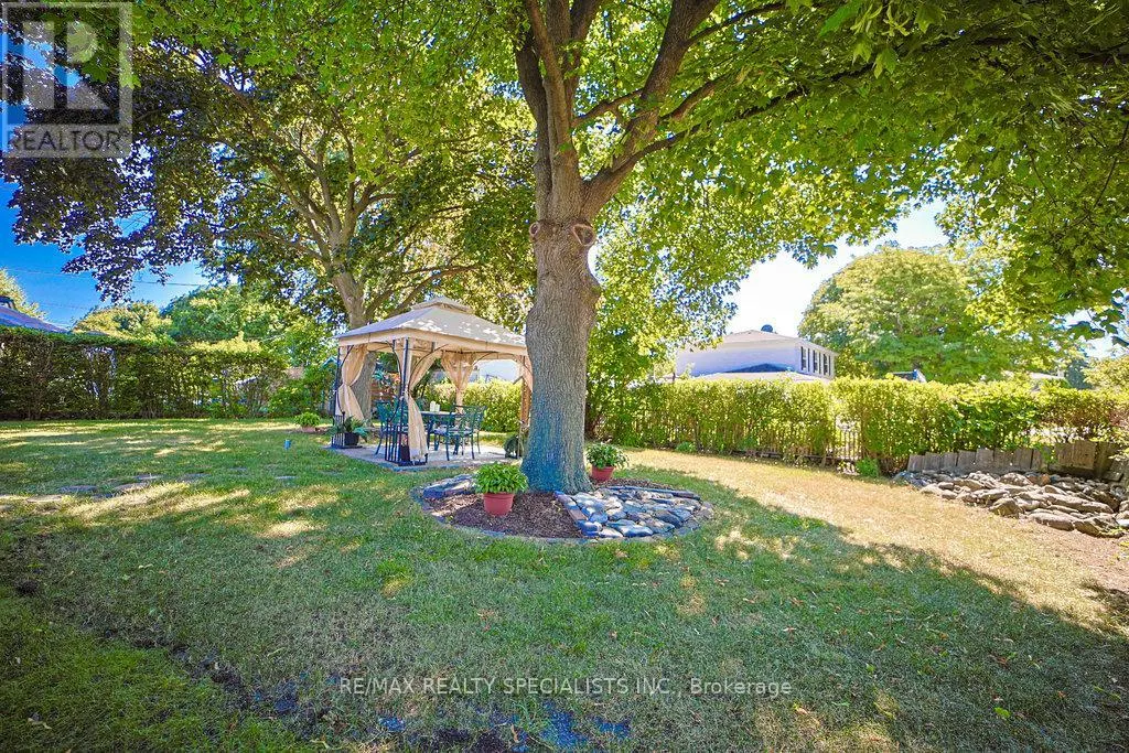 28 BROMLEY CRESCENT