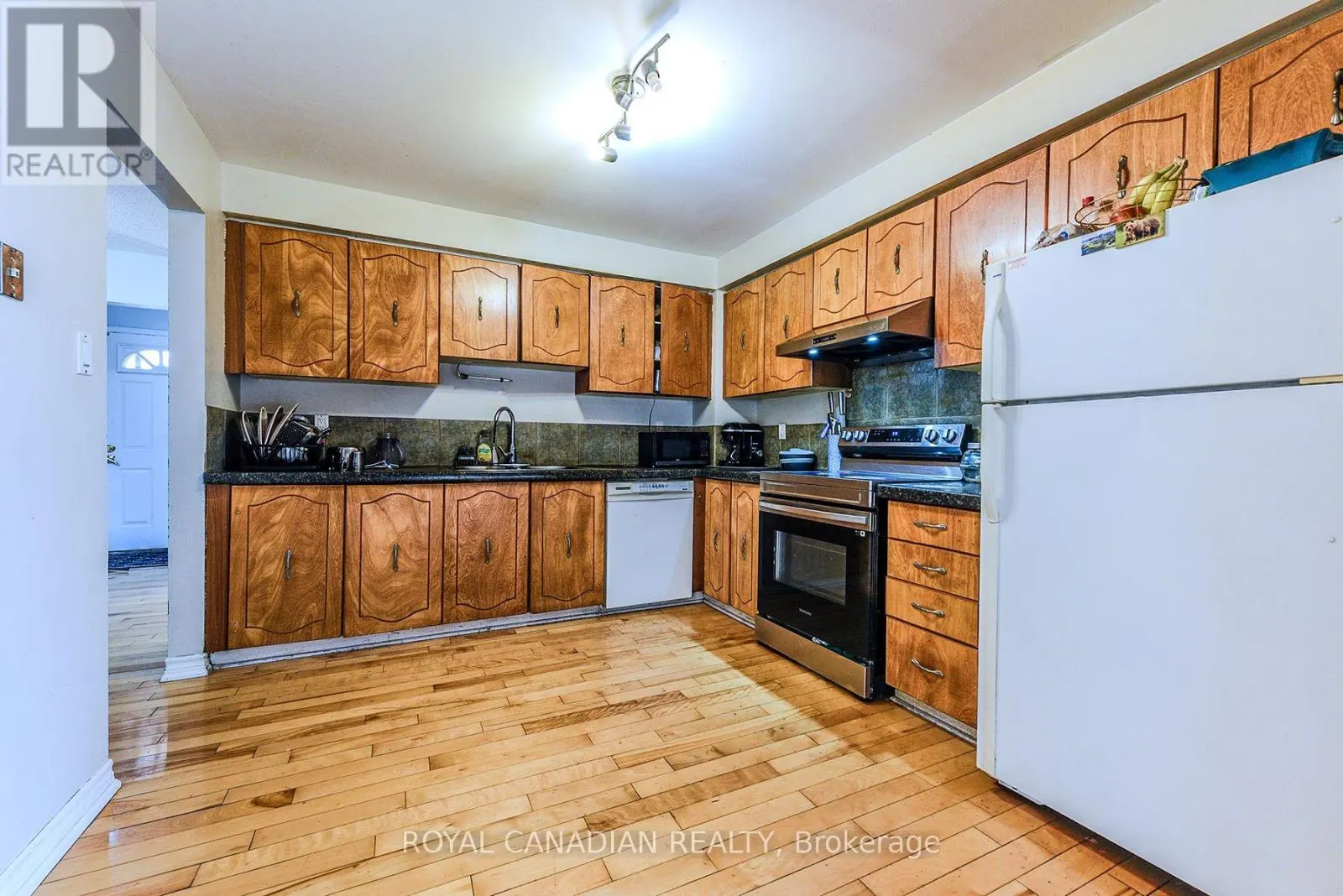 2 MAYBERRY COURT