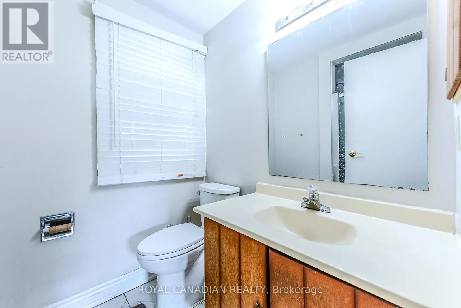2 MAYBERRY COURT