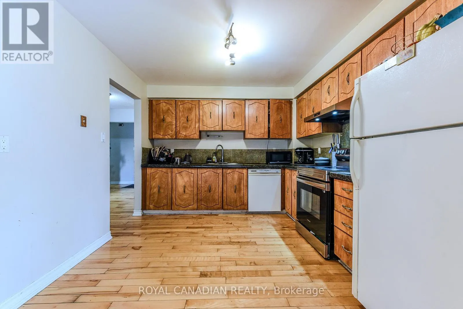 2 MAYBERRY COURT