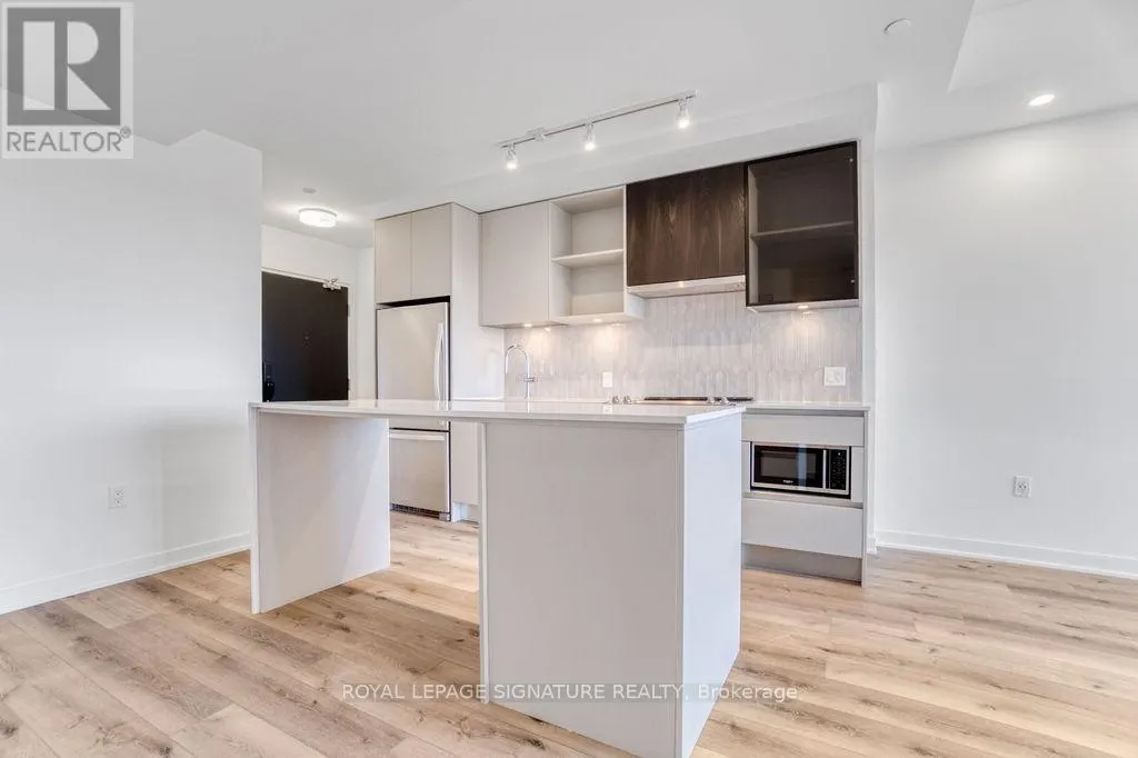 513 - 395 DUNDAS STREET W