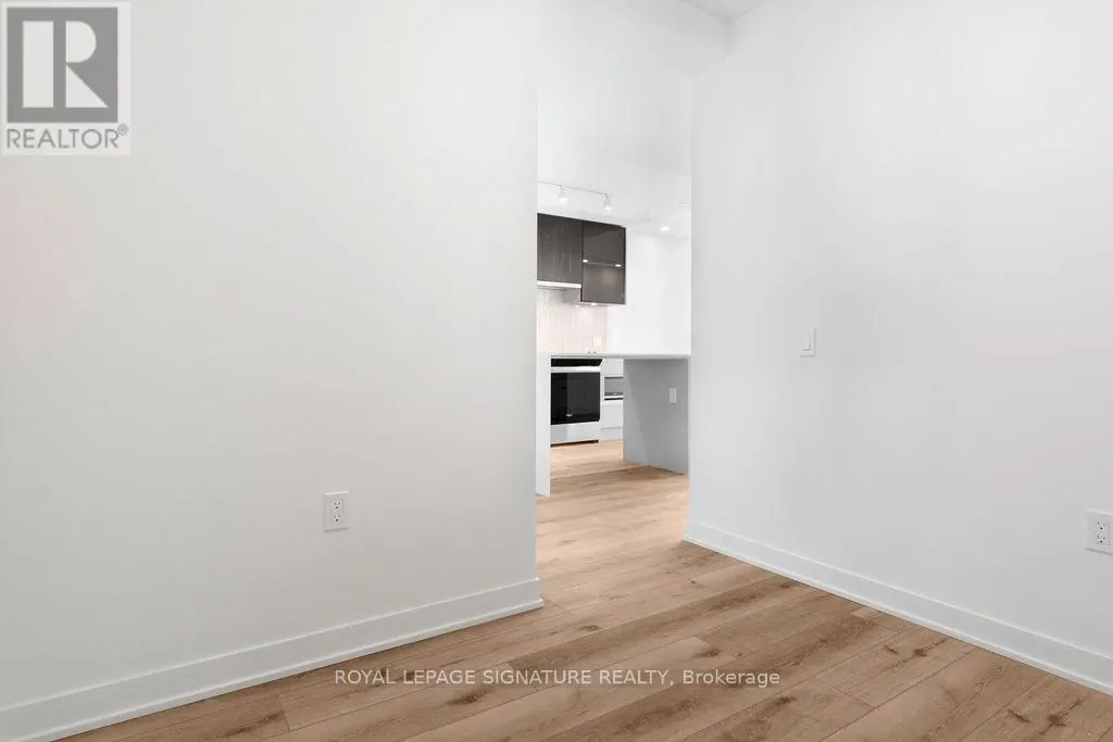 513 - 395 DUNDAS STREET W
