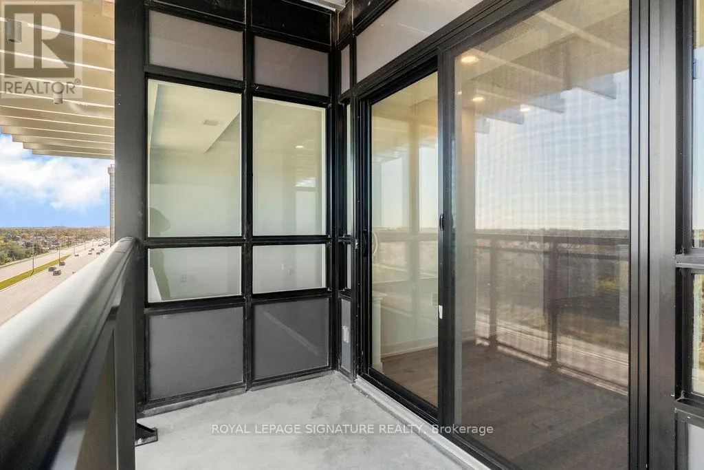 513 - 395 DUNDAS STREET W