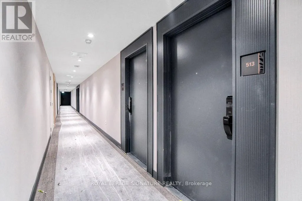 513 - 395 DUNDAS STREET W
