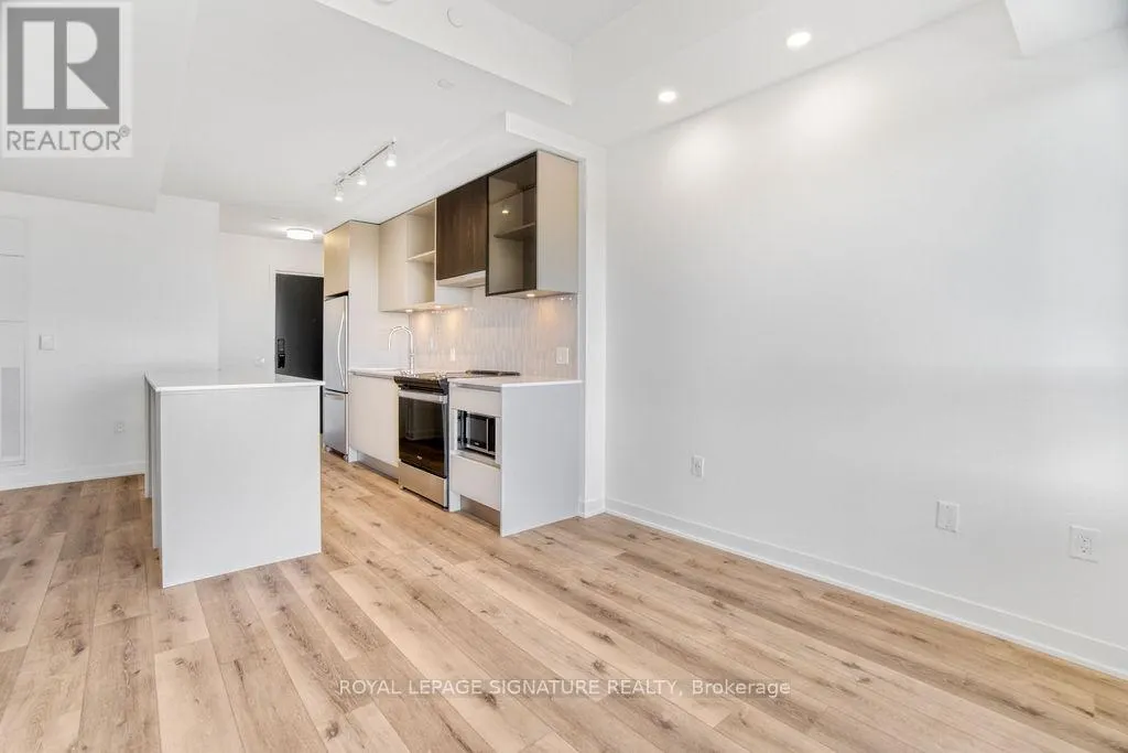 513 - 395 DUNDAS STREET W