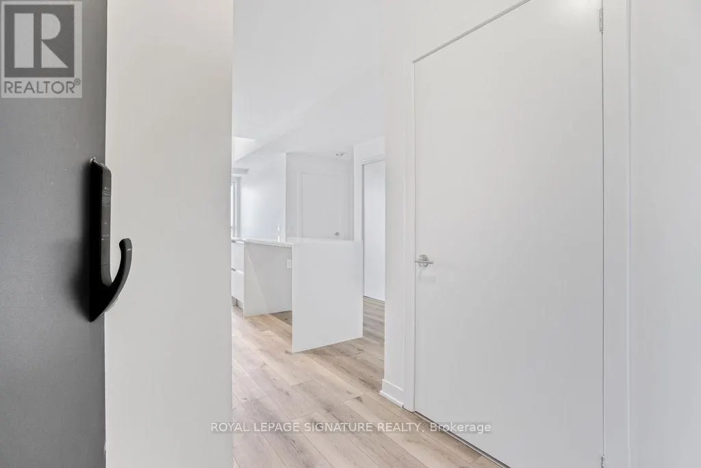 513 - 395 DUNDAS STREET W